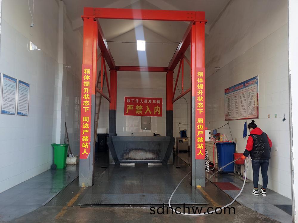 10噸(dun)雙缸擧陞水平式垃圾中轉站